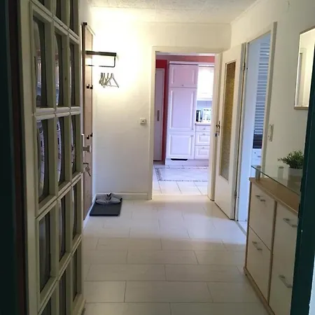 Schoene Grosse Wohnung, Terrasse, Kamin, Parkplatz, 2 Schlafzimmer Greifswald Eksteriør billede